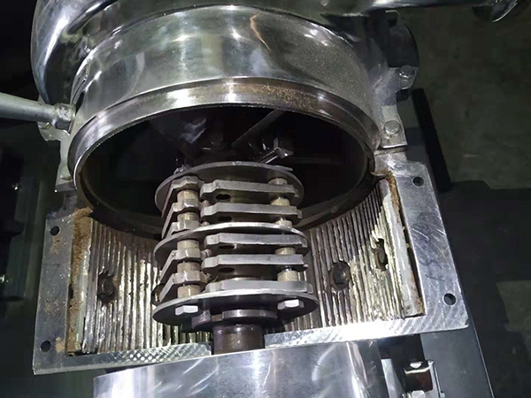 淄博史克制藥設備制造公司